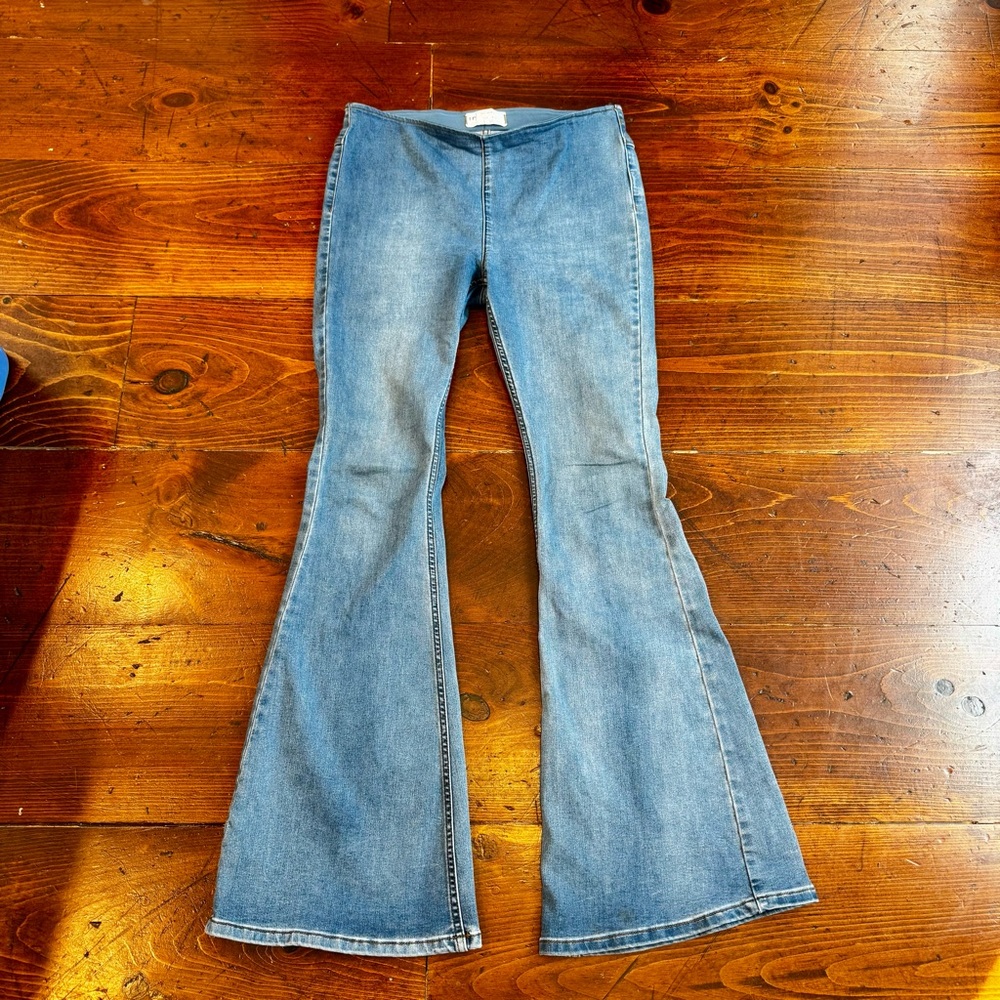 Free People Penny Pull On Flare Women's Jeans. Size 30 x33‎